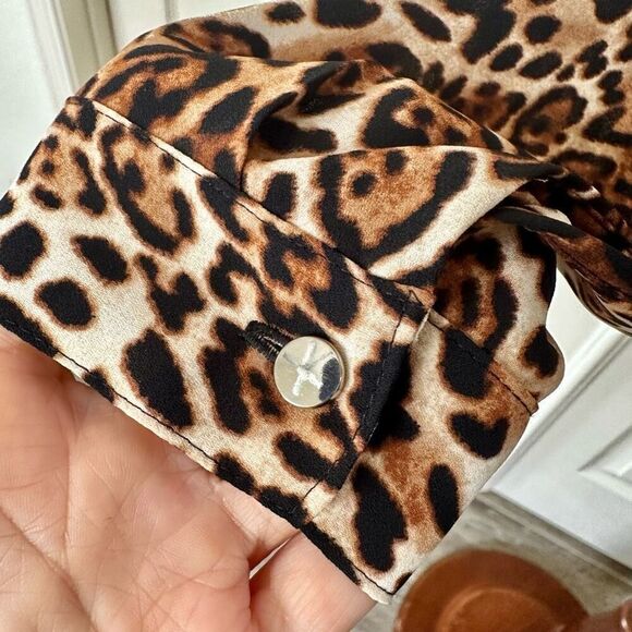 White House Black Market leopard print tie front blouse - Picture 9 of 15